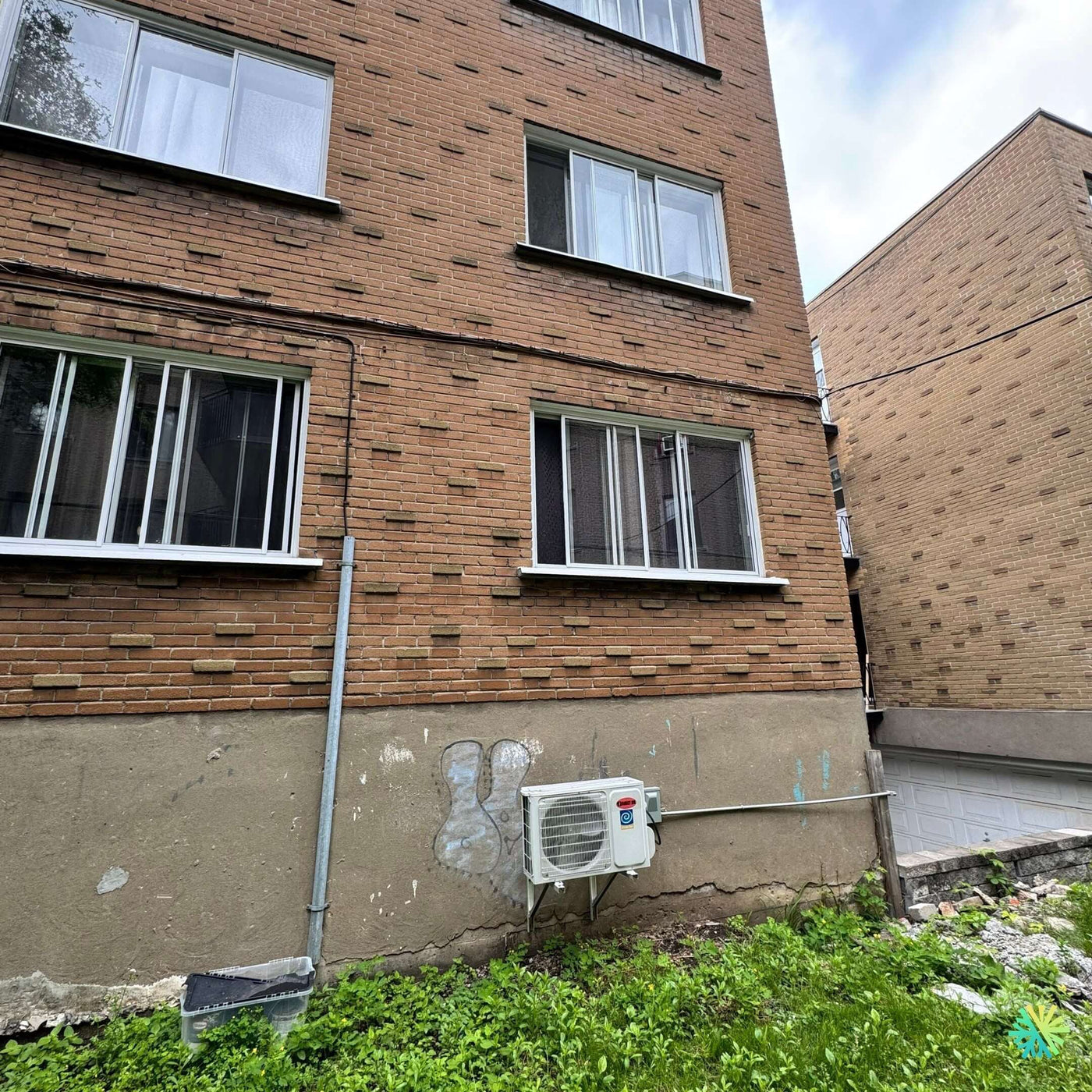 Appel de service pour une thermopompe murale Midea à Rosemont–La Petite-Patrie