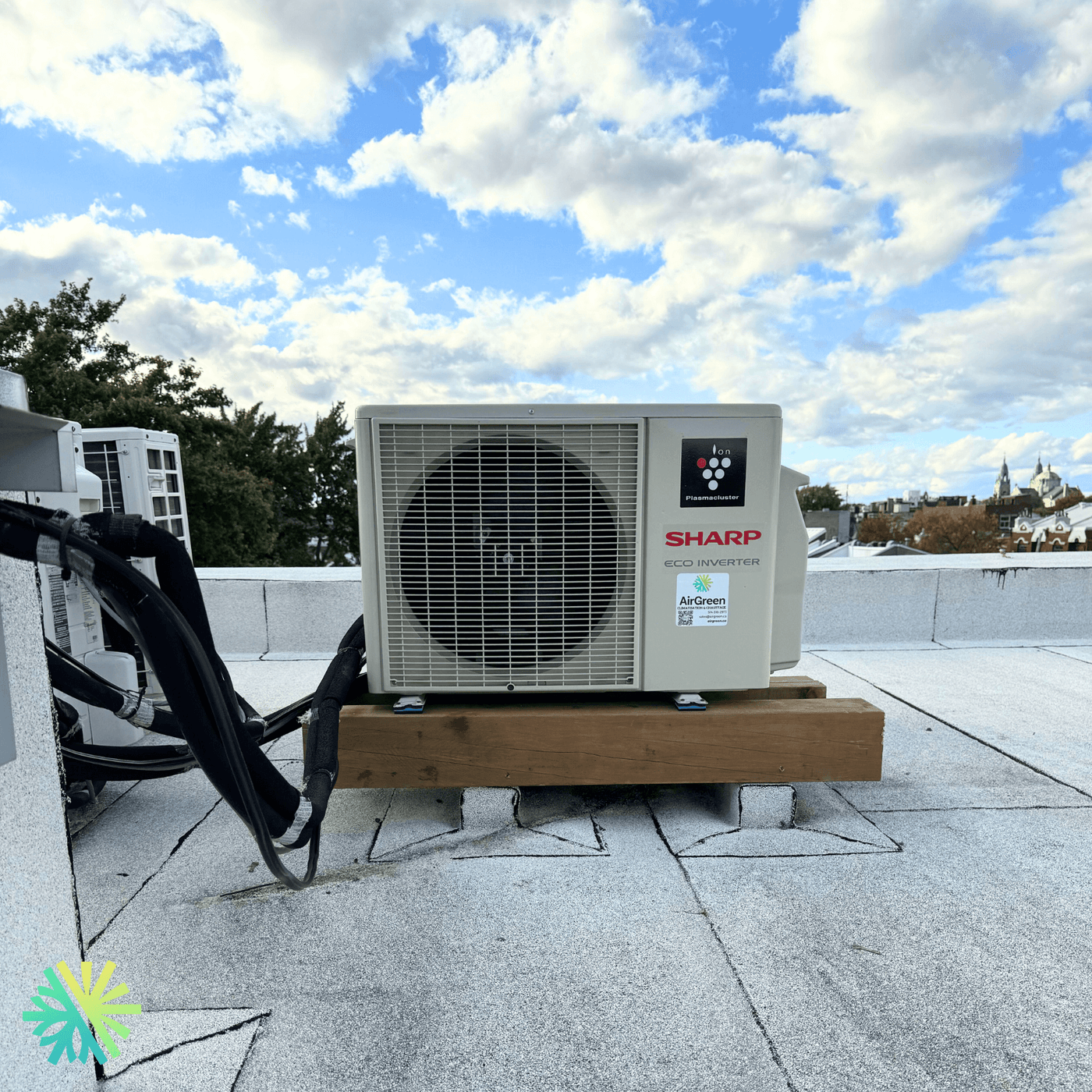 Installation d’une thermopompe murale SHARP ZU1 à Montréal