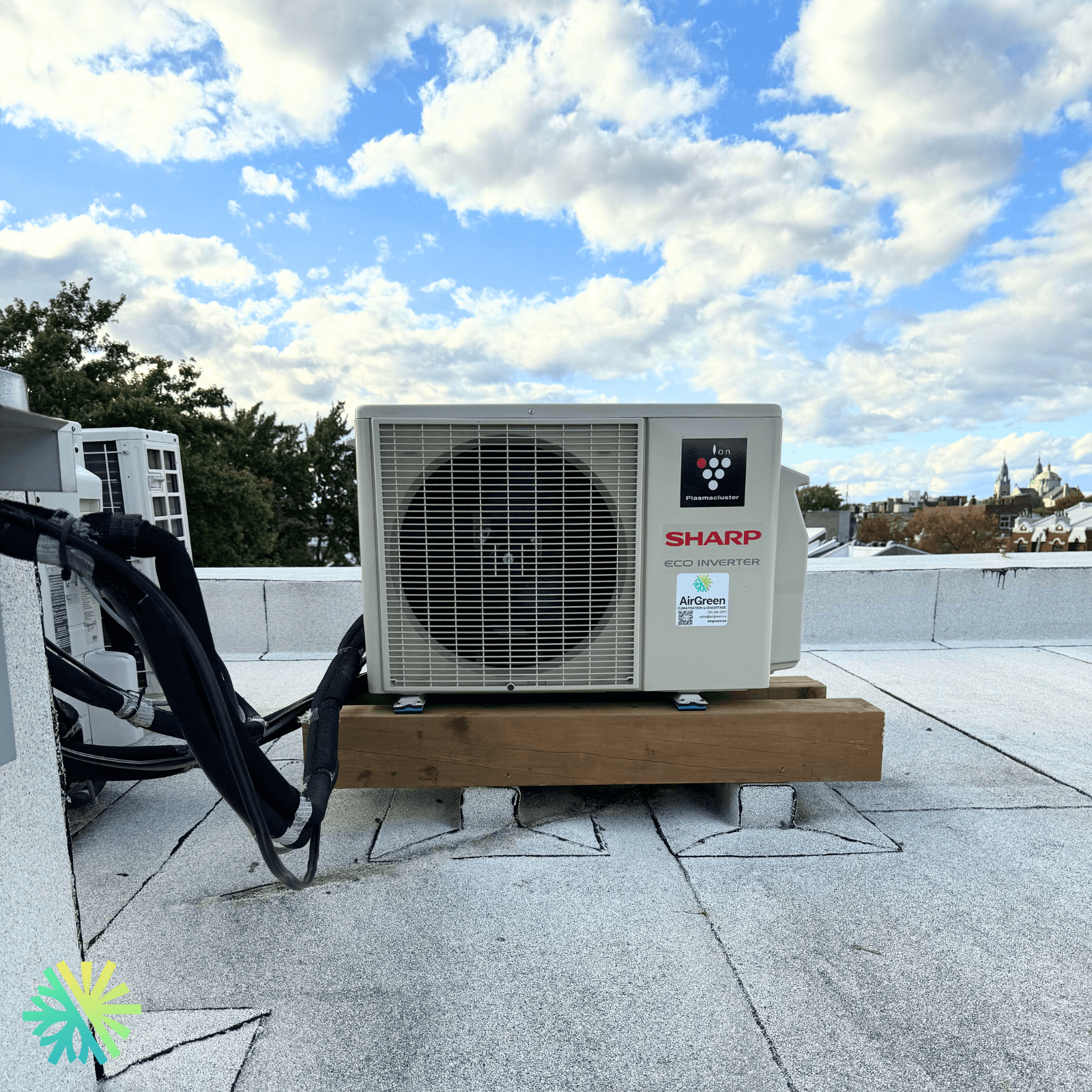 Installation d’une thermopompe murale SHARP ZU1 à Montréal
