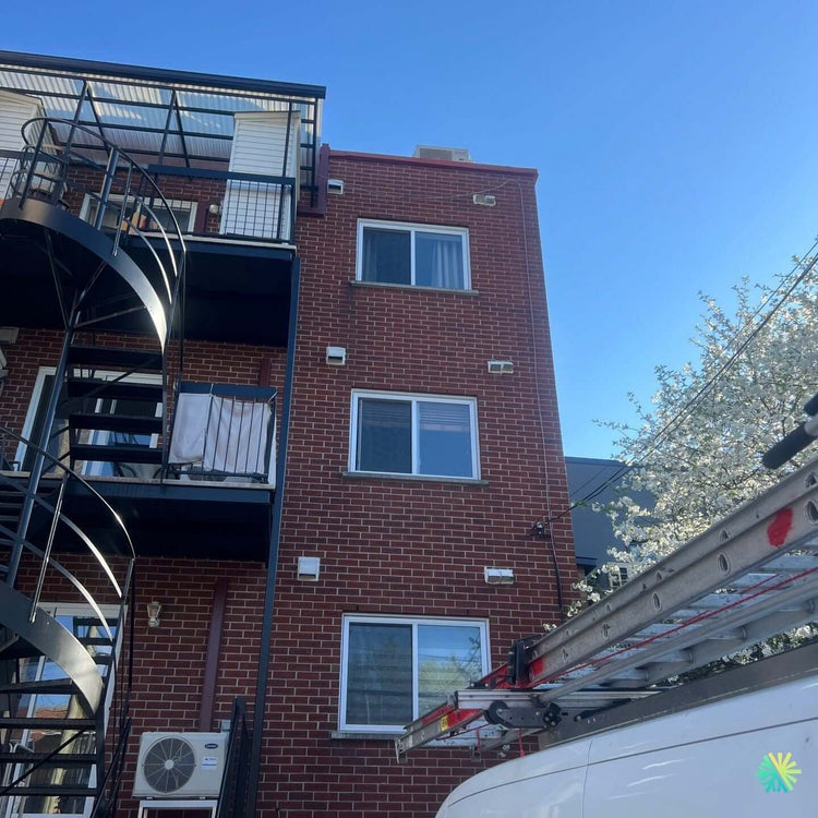 Installation d’une Gree Clivia R32 thermopompe murale à Mercier–Hochelaga-Maisonneuve