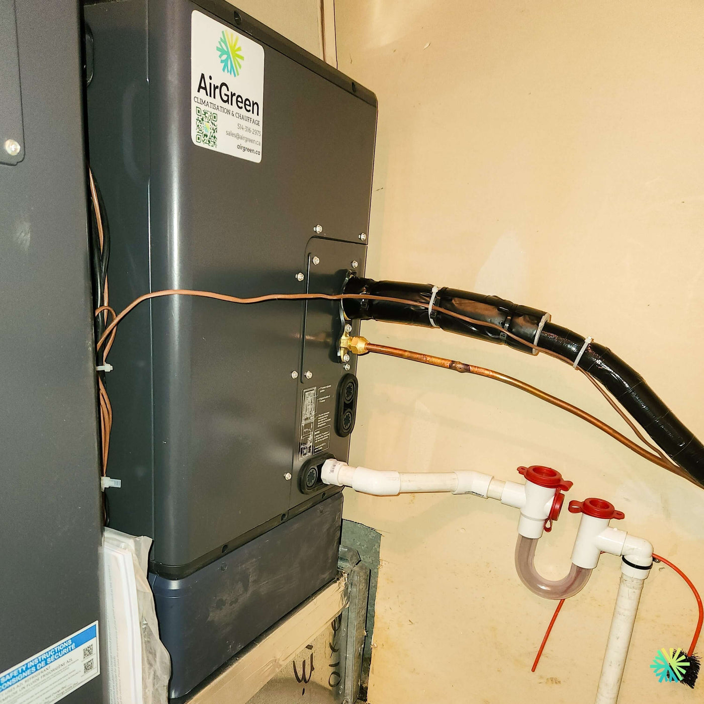 Installation d’une fournaise électrique MIDEA EVOX G3 3 tonnes à Saint-Vincent-de-Paul, Laval : système central avec air handler haute efficacité
