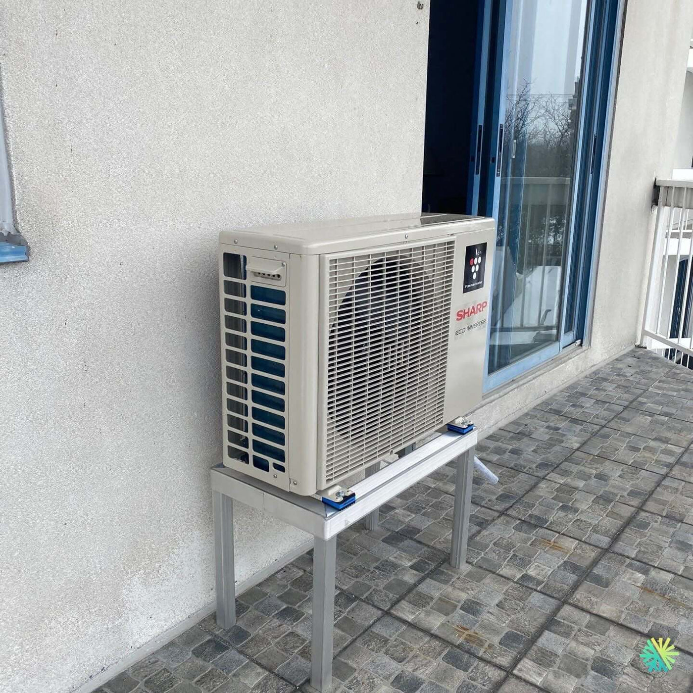 Installation d’une Sharp ZU1 thermopompe murale à Île-des-Sœurs