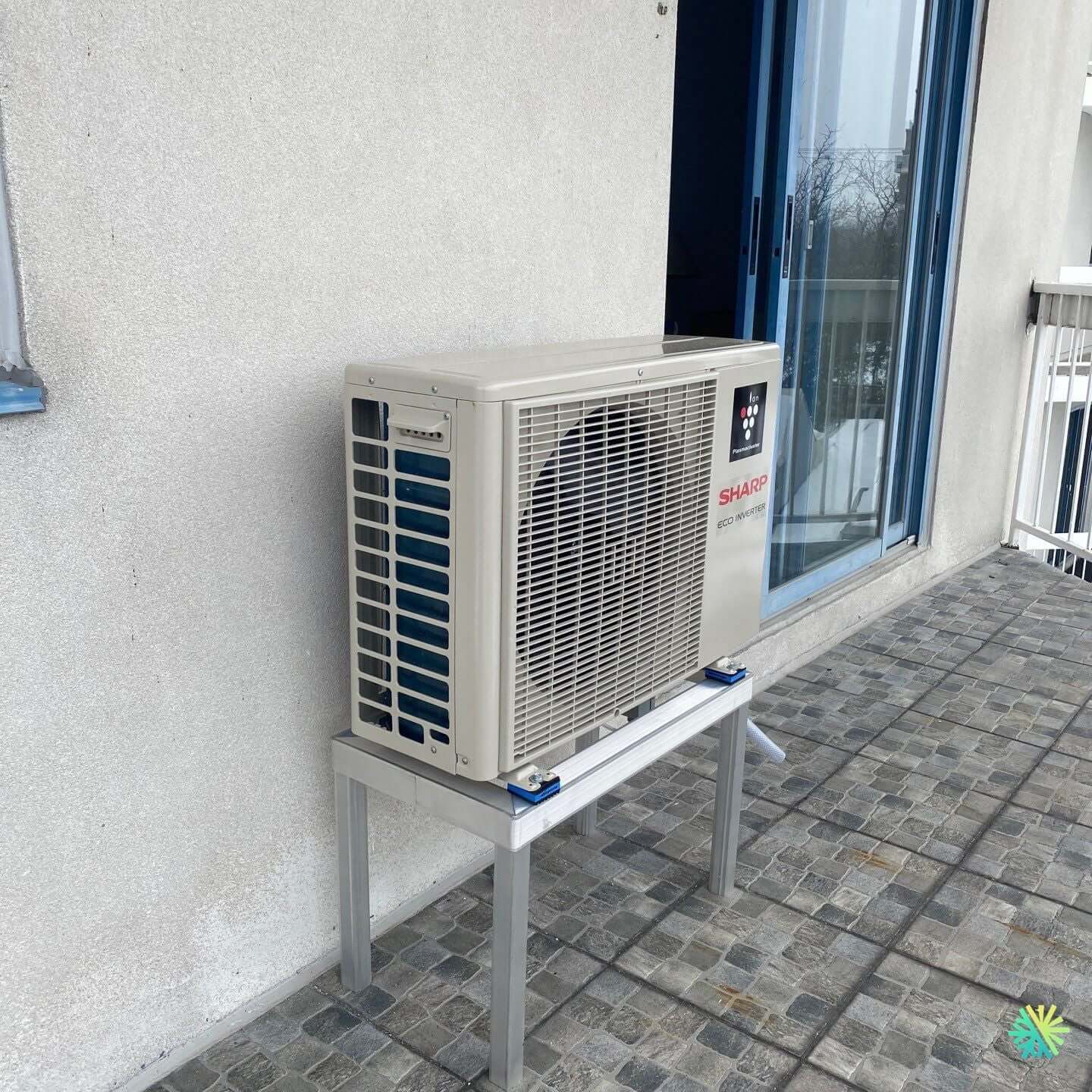 Installation d’une Sharp ZU1 thermopompe murale à Île-des-Sœurs