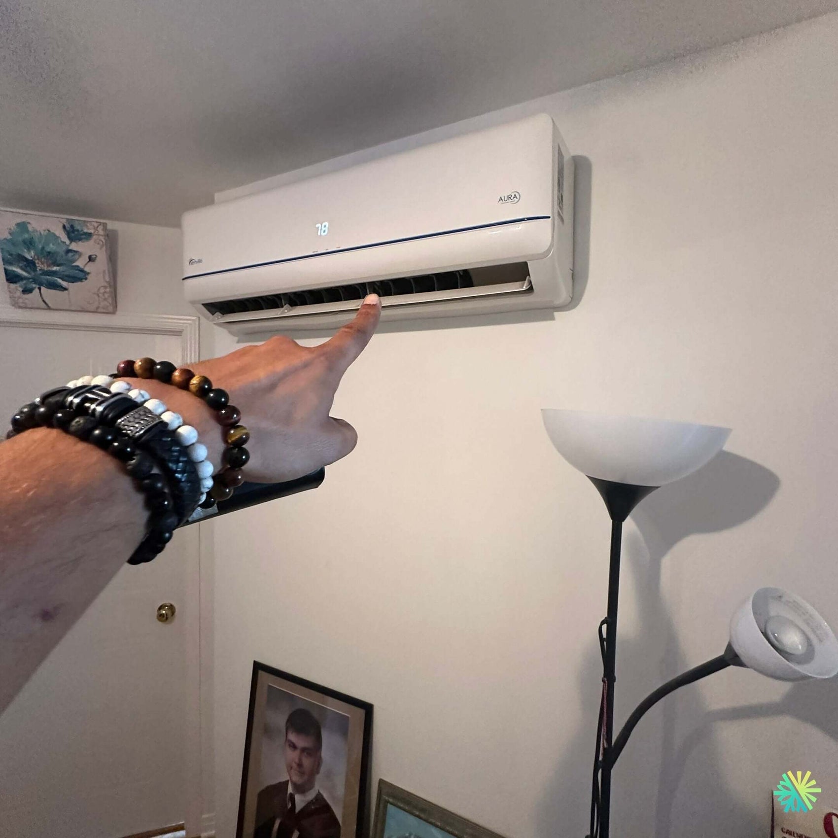Repair of a Midea wall-mounted heat pump in Brossard - AirGreen ...