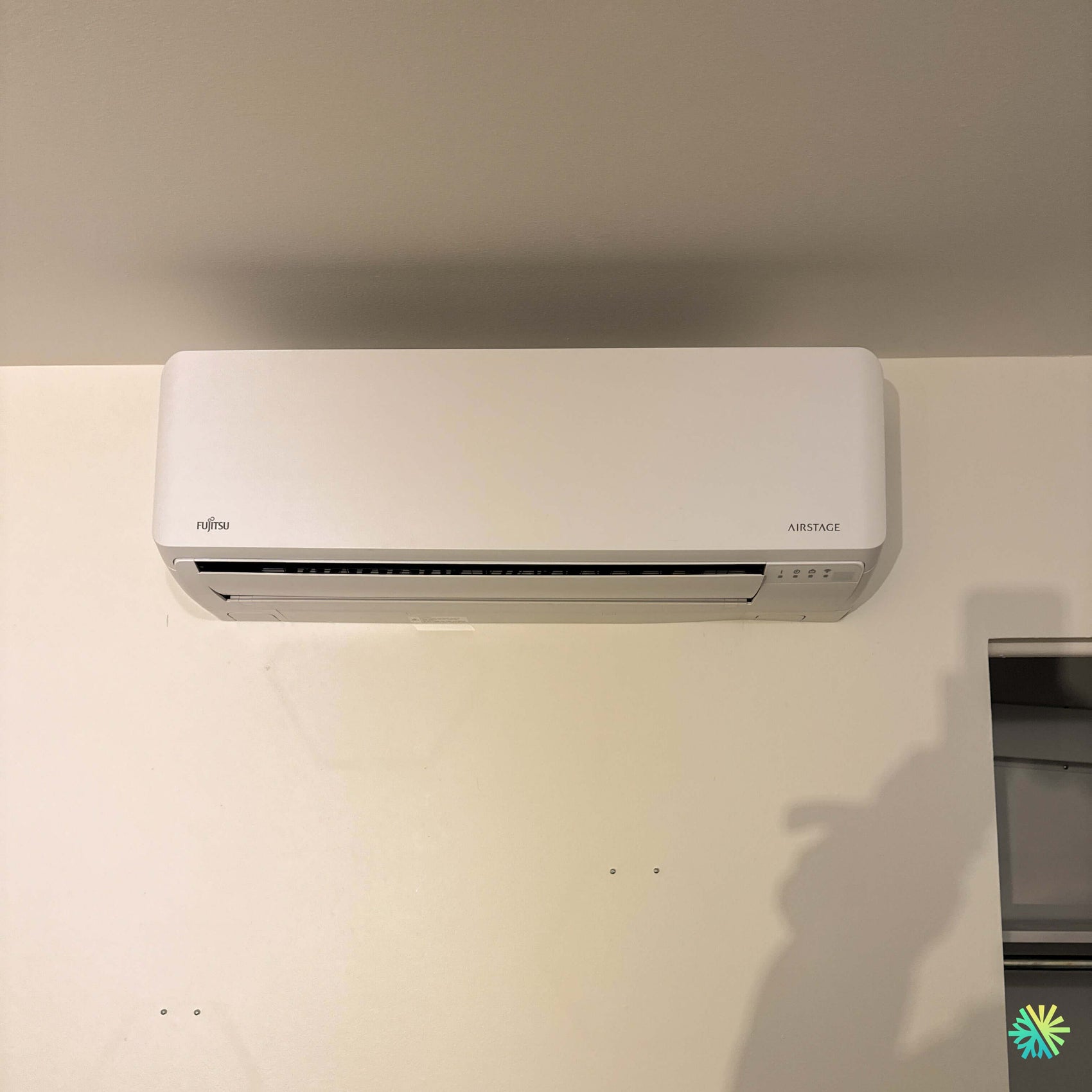Installation d’une thermopompe murale FUJITSU ORION XLTH KZAH R-32 12 000 BTU à Saint-Bruno