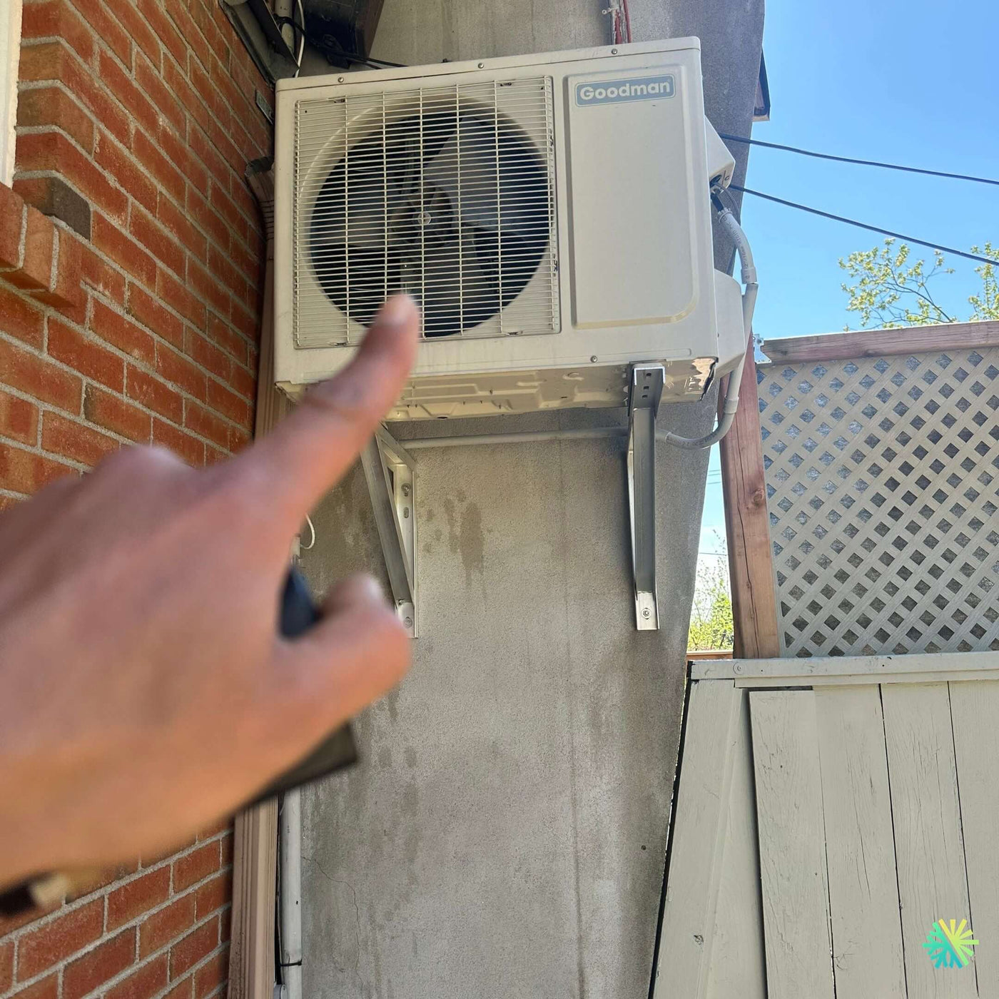 Réparation d’une thermopompe murale Goodman à Pointe-Claire