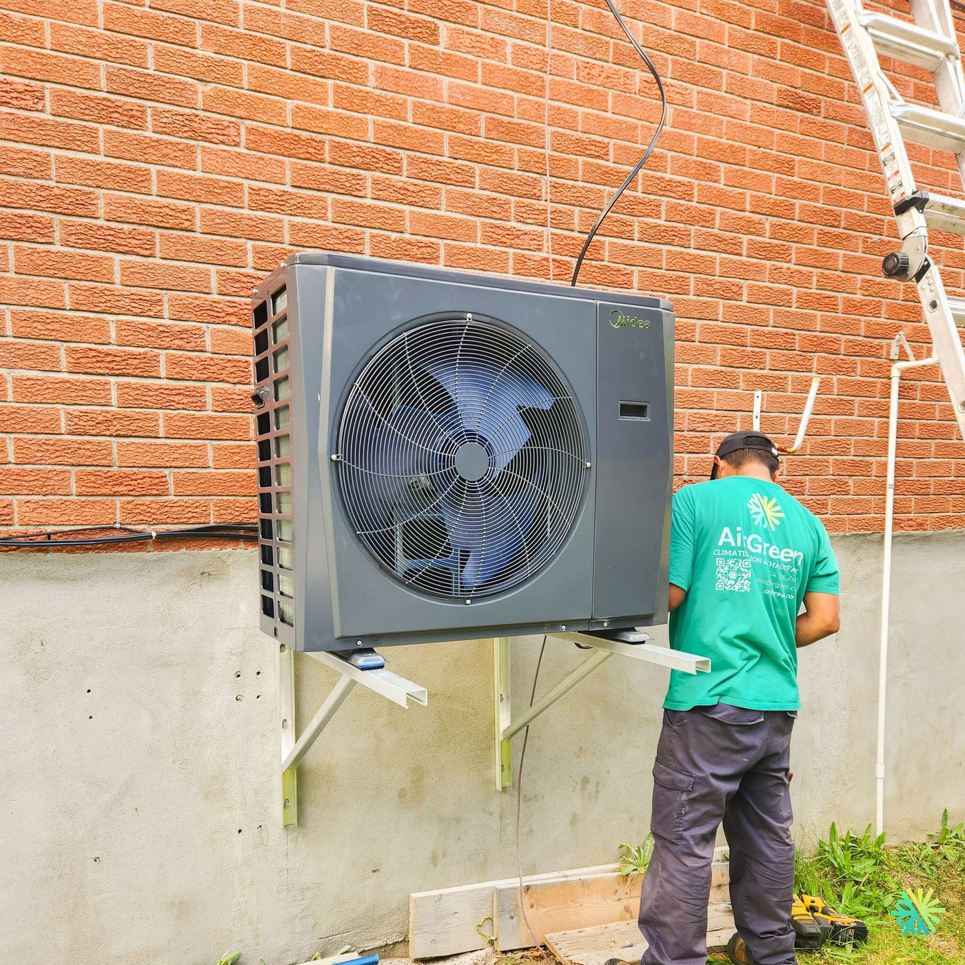 Installation d’une MIDEA EVOX G3 Thermopompe Centrale 2.5 Tonnes à Laval-des-Rapides