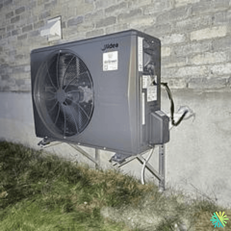 Installation d’une thermopompe murale Midea28 à Brossard