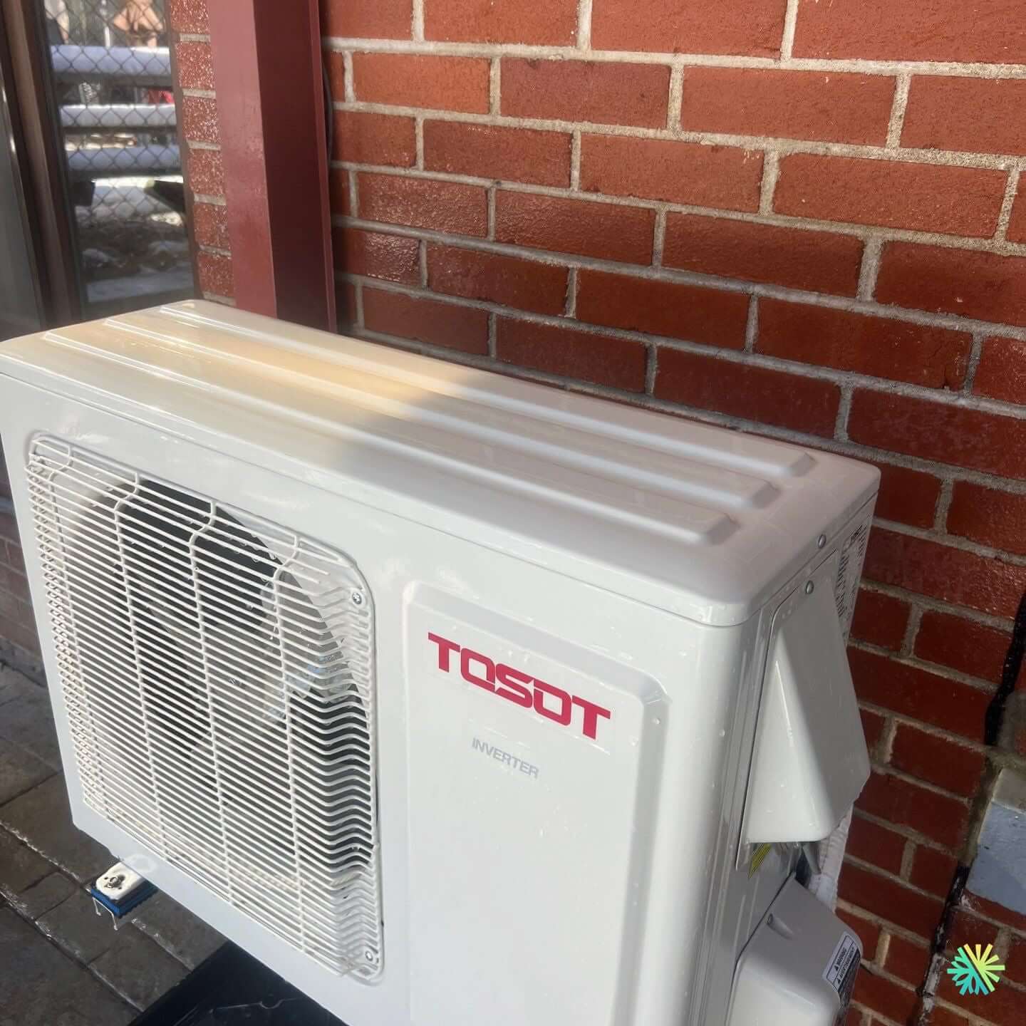 Installation d’une Tosot (série Inverter) thermopompe murale à Rosemont–La Petite-Patrie