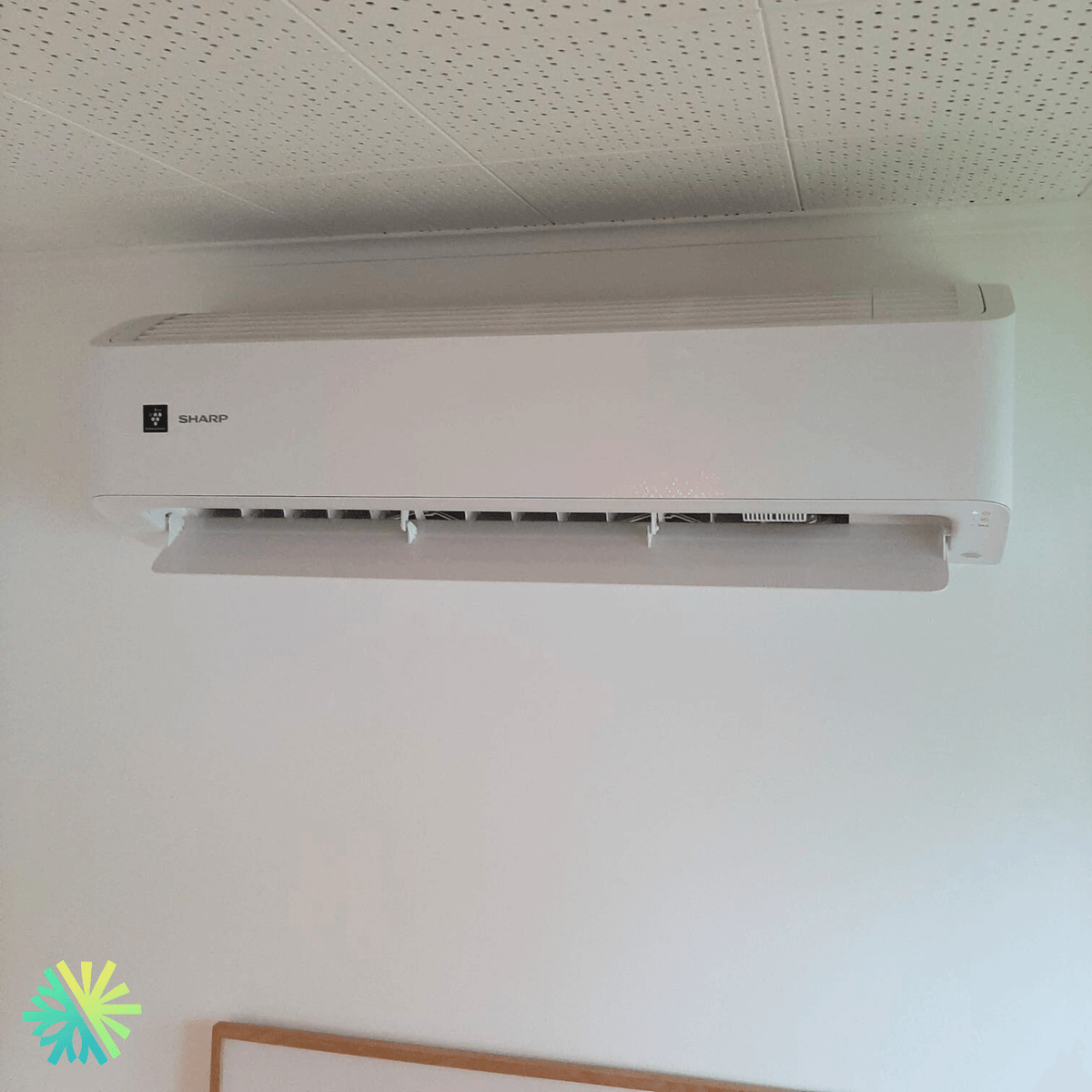 Installation of a Sharp ZHU 12,000 BTU Wall-Mounted Heat Pump in Saint-Bruno