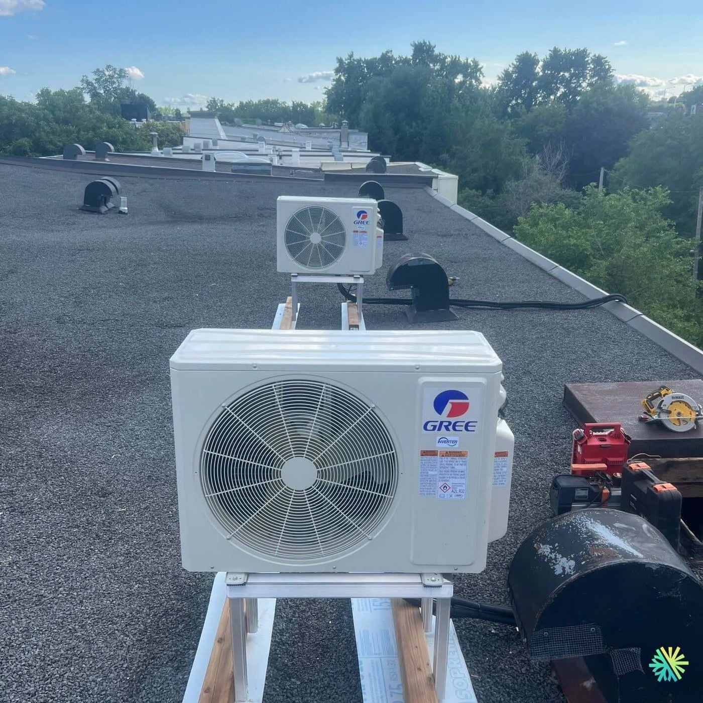 Installation d’une Gree Livo R32 thermopompe murale à Saint-Laurent (Montréal)