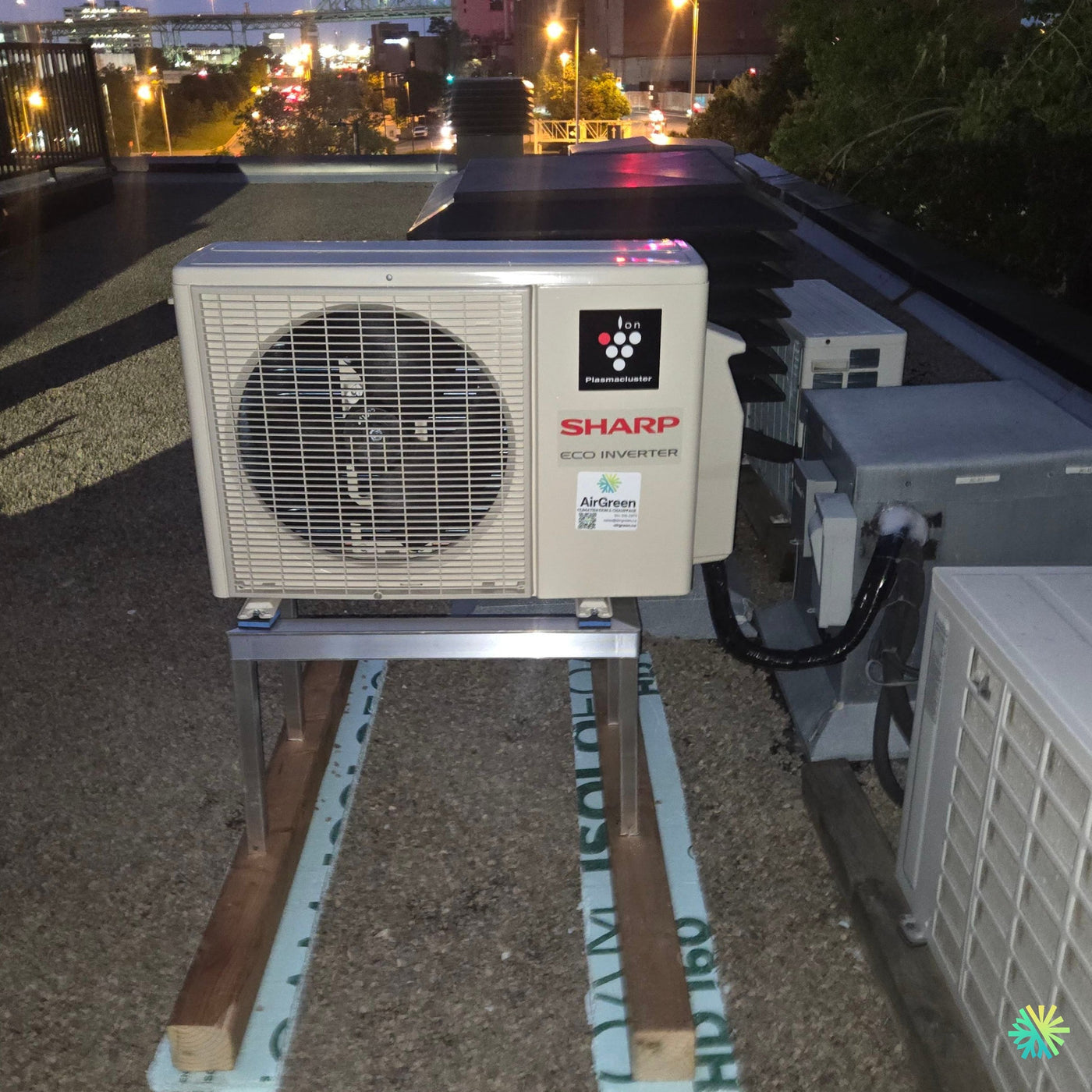 Installation d’une Sharp ZU1 thermopompe murale à Le Sud-Ouest (Griffintown)