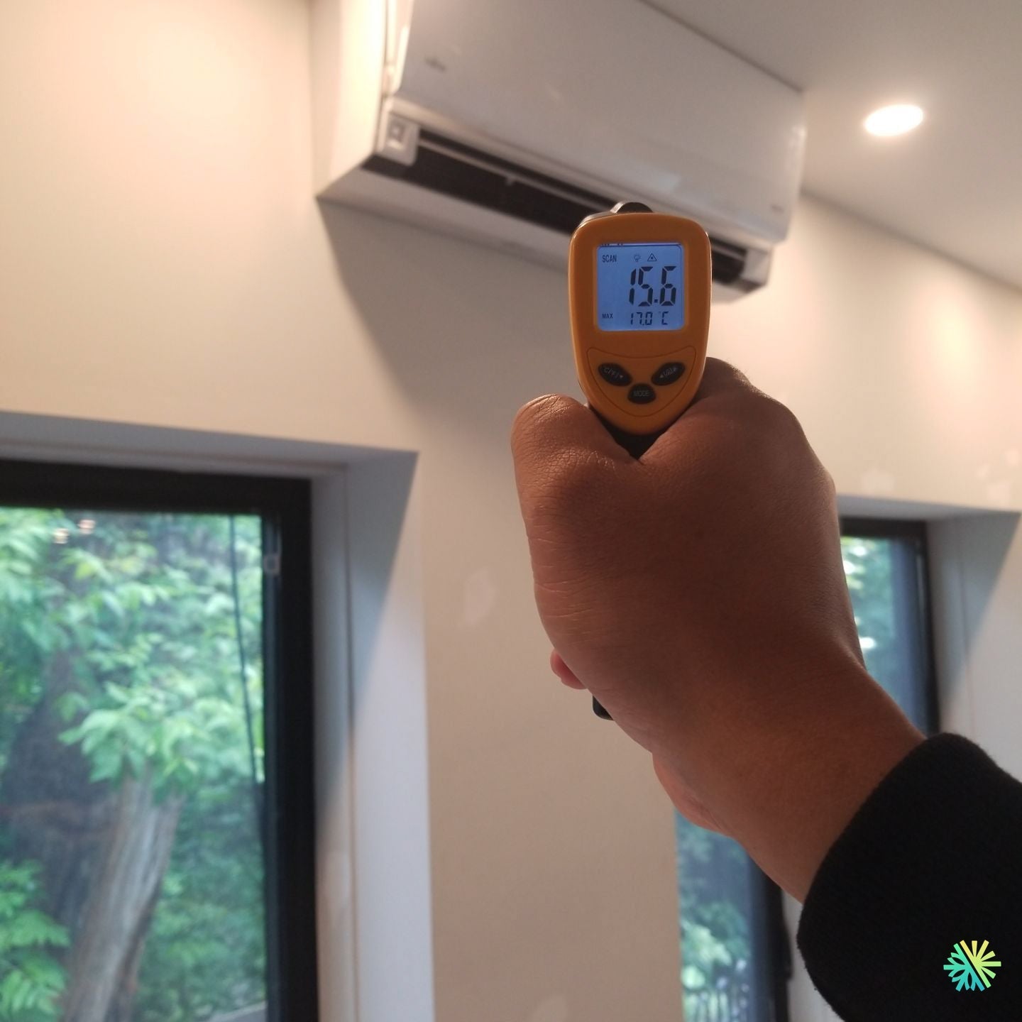 Réparation d’une thermopompe murale Midea à Sainte-Anne-de-Bellevue