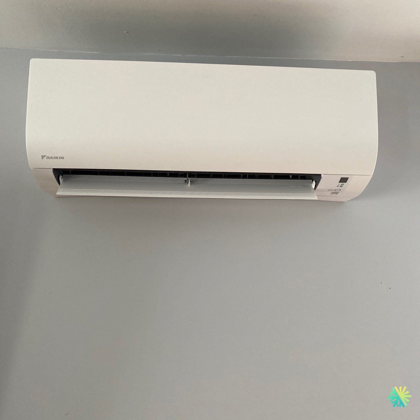 Installation d’une Daikin — Thermopompe murale R-32 à Villeray–Saint-Michel–Parc-Extension (Montréal)