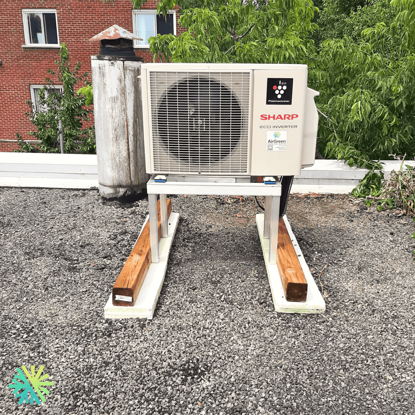 Installation d’une thermopompe Sharp ZHU à Montréal-Nord