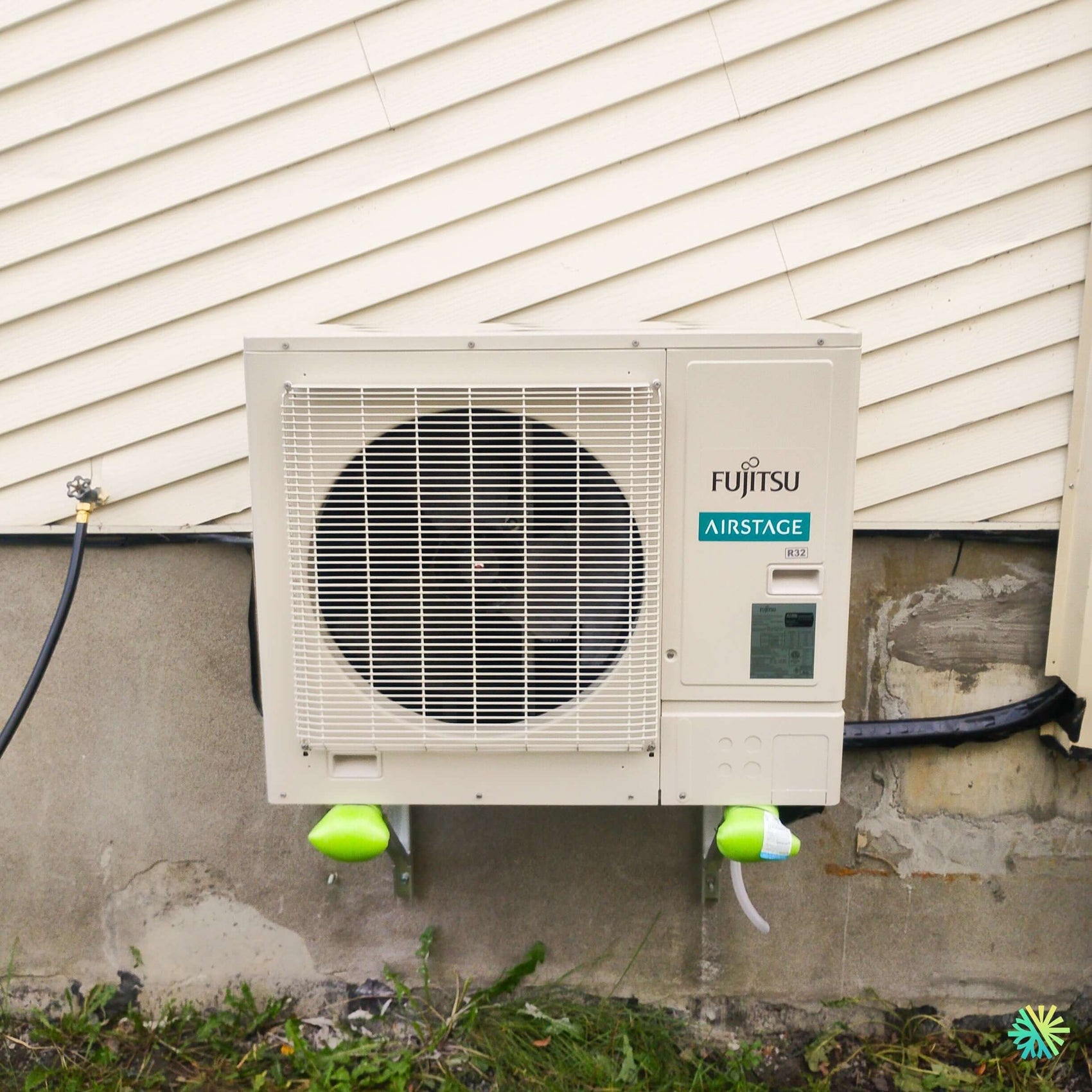 Installation d’une thermopompe murale Fujitsu AIRSTAGE Altair 700 à Sainte-Martine en Montérégie