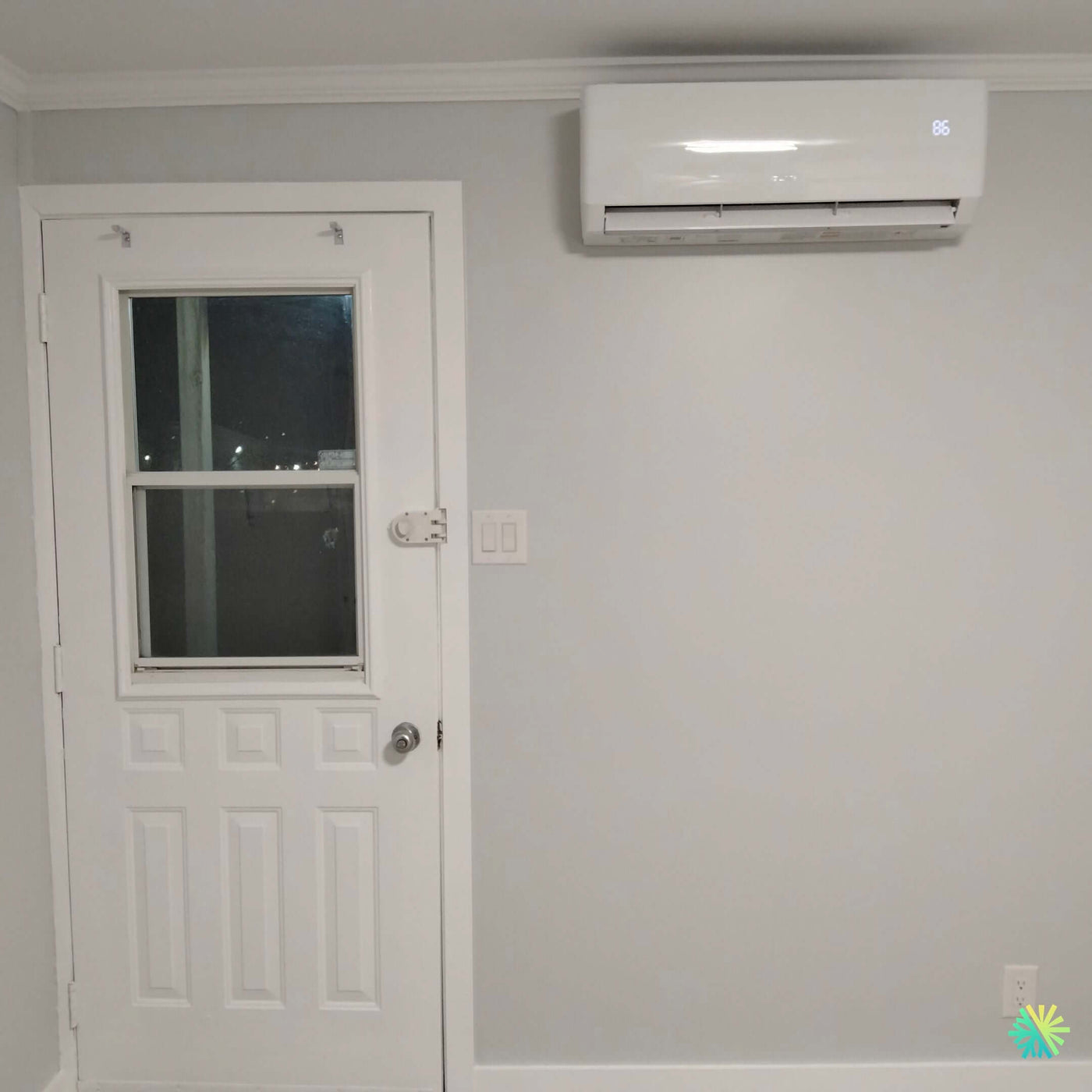Installation d’une thermopompe murale Midea dans un condo à Chomedey (Laval)