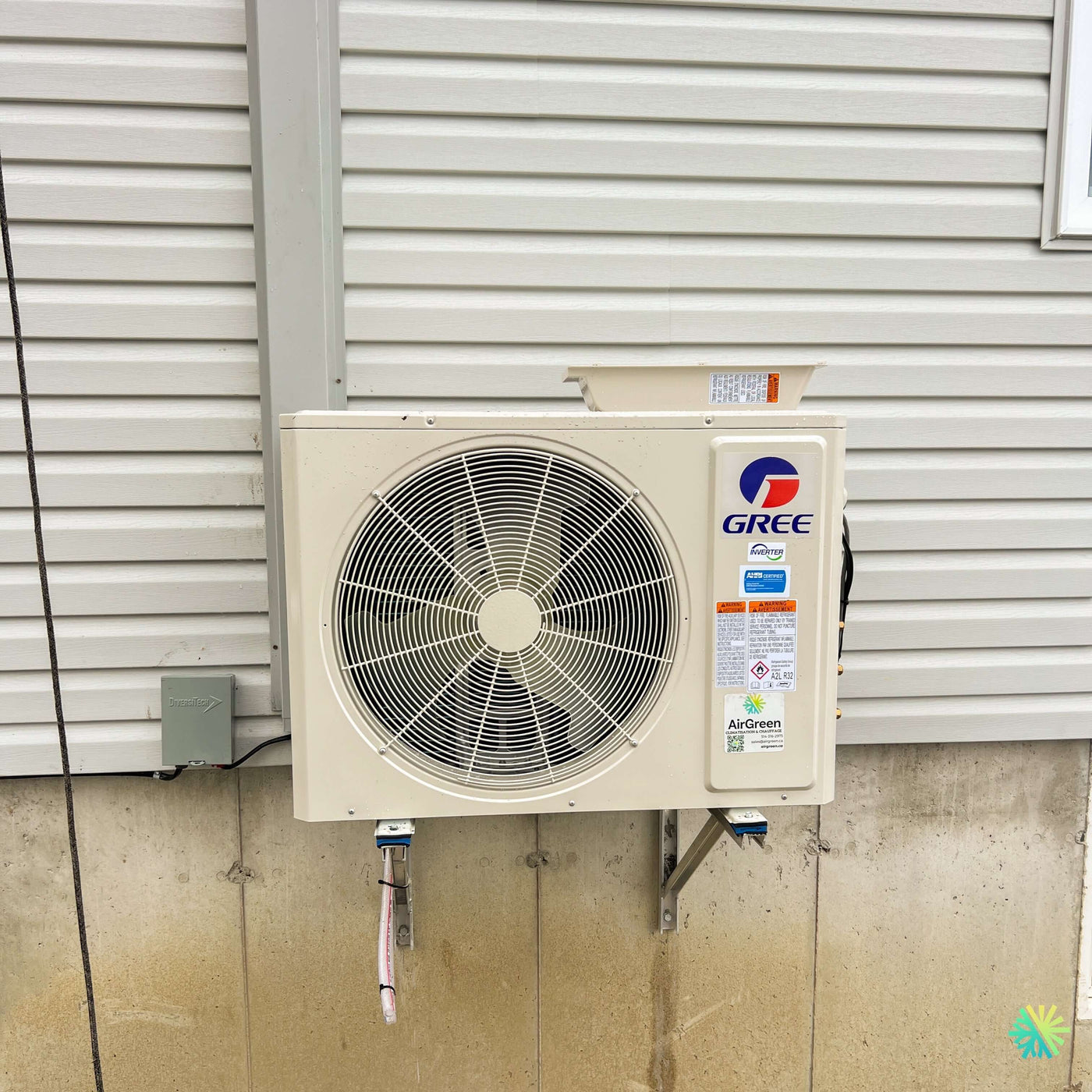 Installation d’une thermopompe murale GREE AIRY R32 Mini Split à Sainte-Catherine sur la Rive Sud