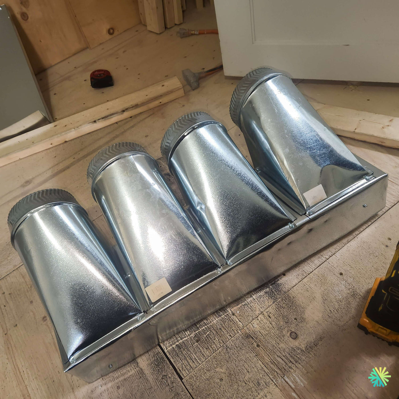 Installation d’une thermopompe gainable GREE All Match Slim Duct R32 à Dollard-des-Ormeaux : conduits gainables sur mesure, plénum à quatre départs et confort CVAC discret