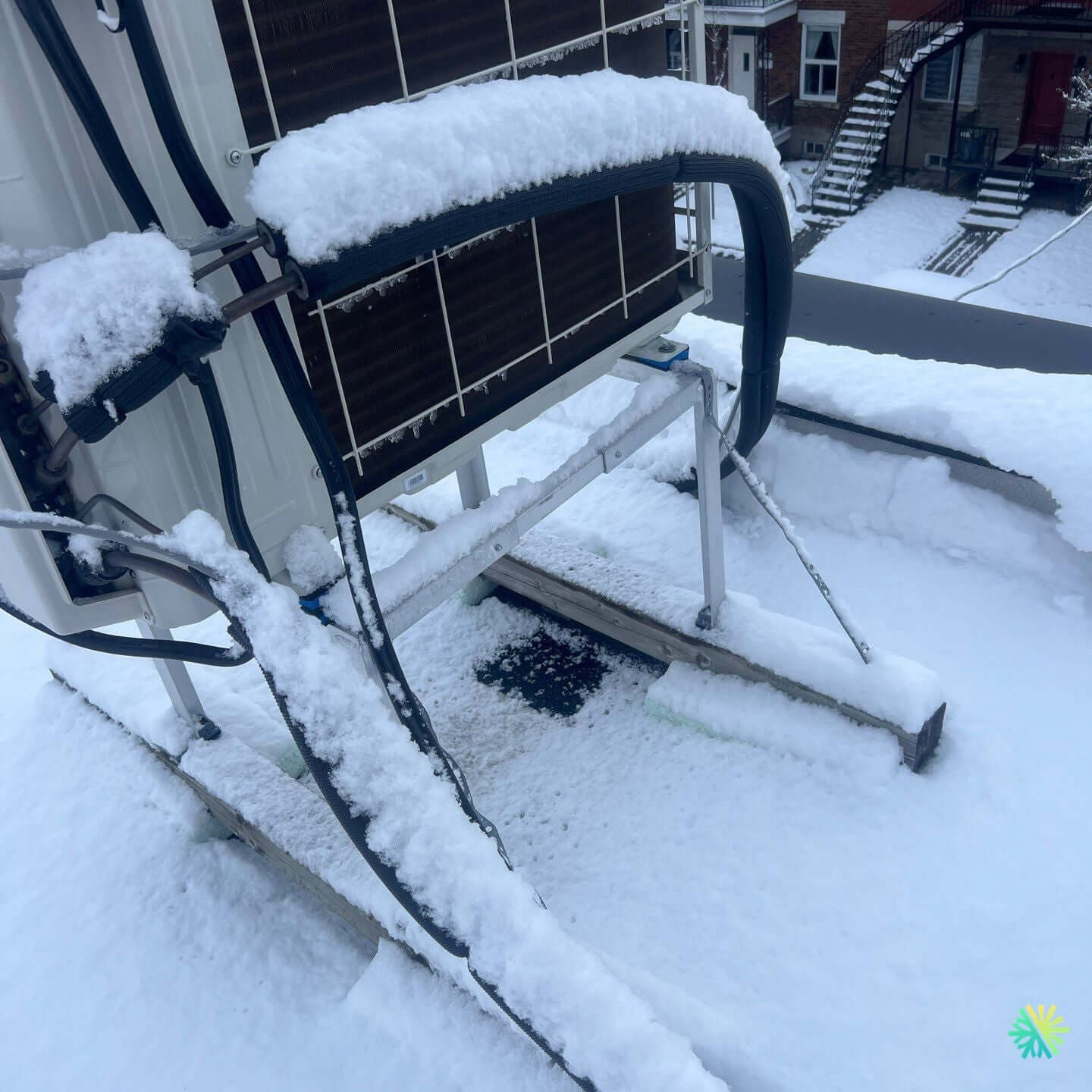 Réparation d’une thermopompe MultiZone Midea à Rosemont–La Petite-Patrie