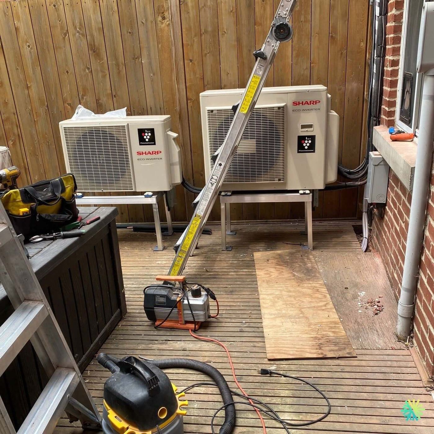 Installation d’une Sharp Eco Inverter thermopompe murale au Plateau-Mont-Royal