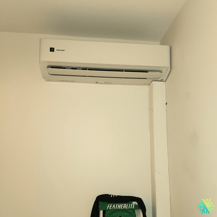 Installation d’une thermopompe murale Sharp à Ville-Marie (Montréal)