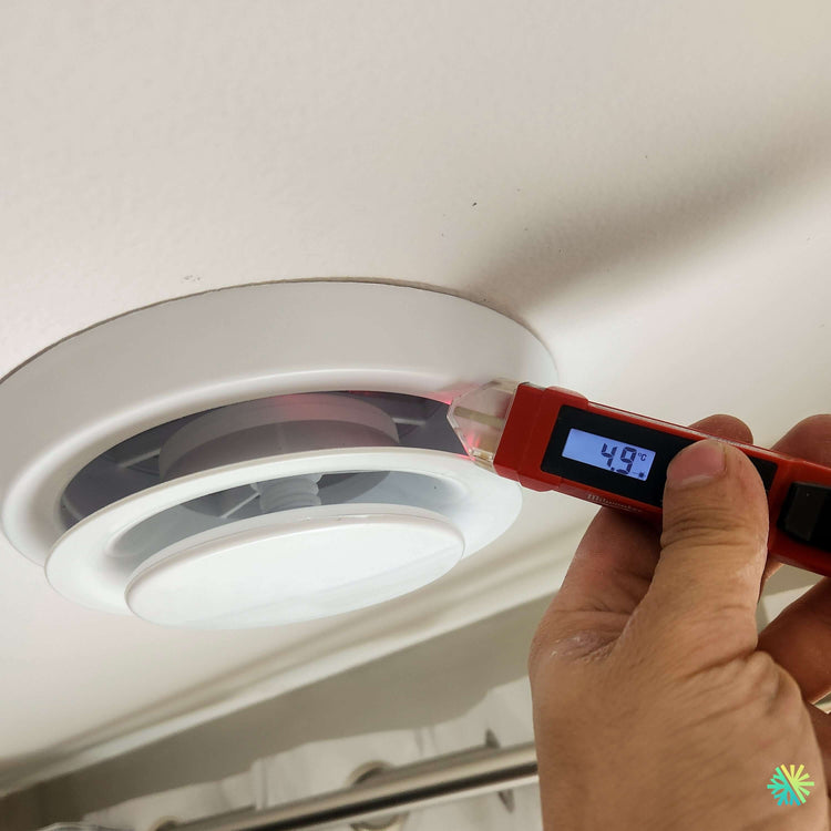 Installation d’une thermopompe gainable GREE All Match Slim Duct R32 avec conduits gainables à Baie-D’Urfé, dans l’Ouest-de-l’Île de Montréal