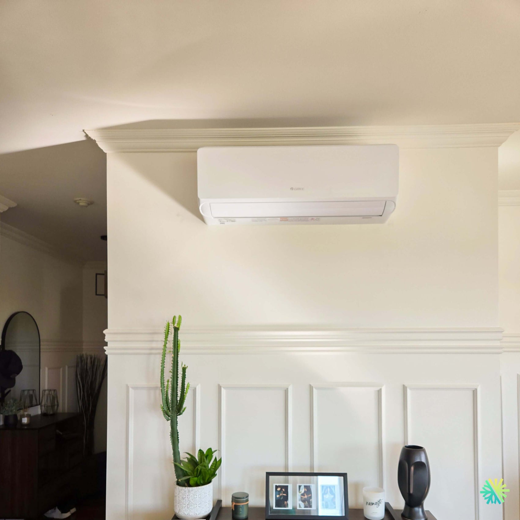 Installation d'une thermopompe 2 têtes GREE FreeMatch R32 à Dorval (agglomération de Montréal)