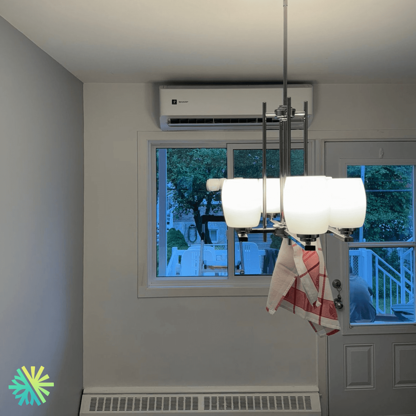 Installation d'une thermopompe mini-split Sharp ZU1 à Laval
