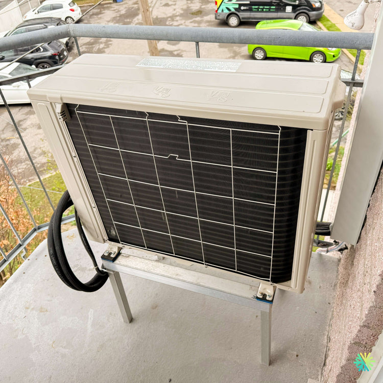 Installation d’une thermopompe murale Fujitsu AIRSTAGE Orion XLTH à Rosemont–La Petite-Patrie, Montréal