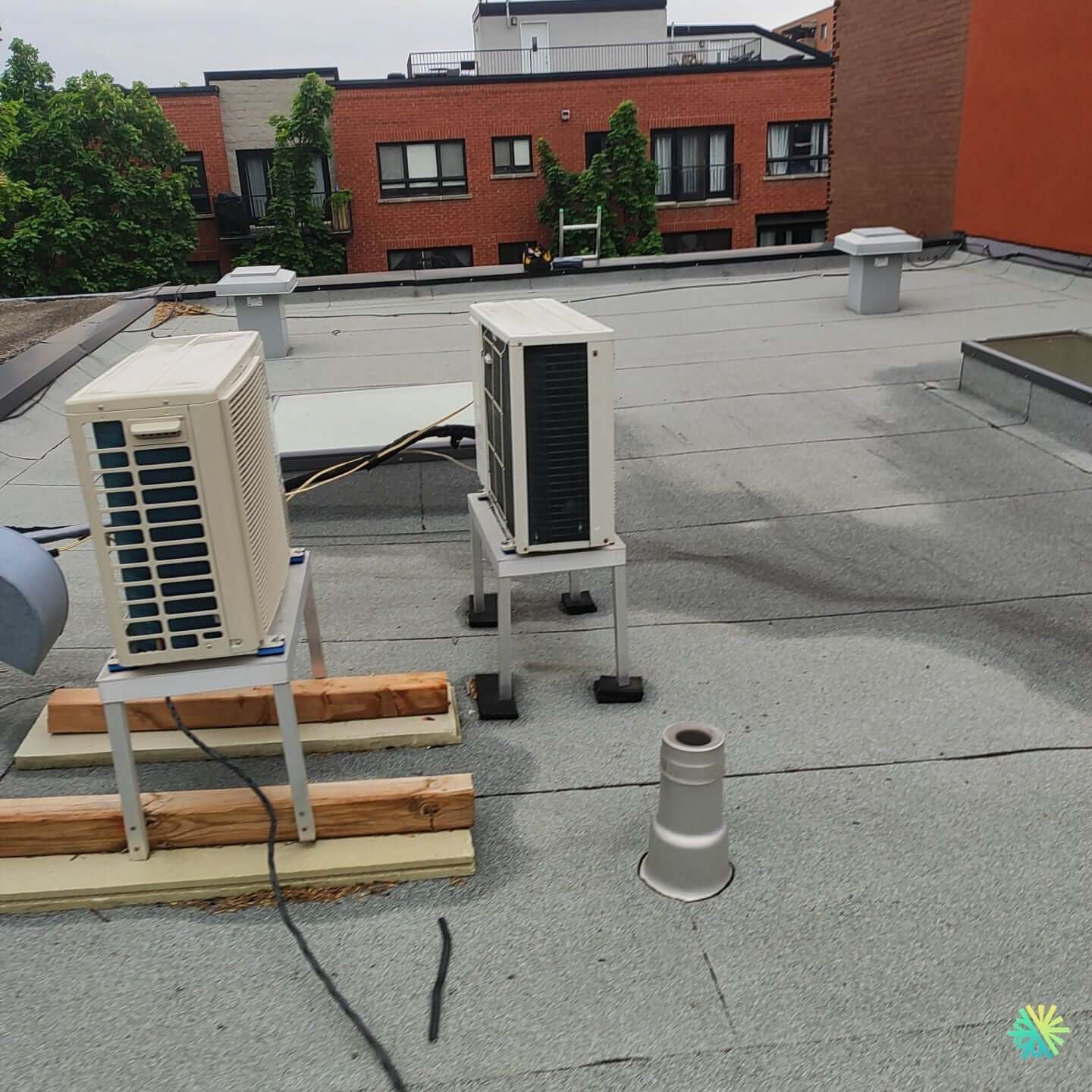 Installation d’une Gree (gamme R-32) thermopompe murale à Rosemont–La Petite-Patrie