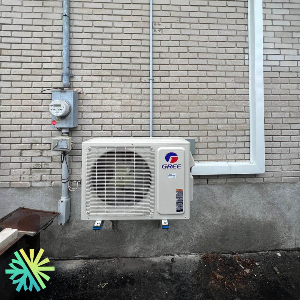 Installation of a Gree Crossover Wall-Mounted Heat Pump in Mercier–Hochelaga-Maisonneuve, Montreal