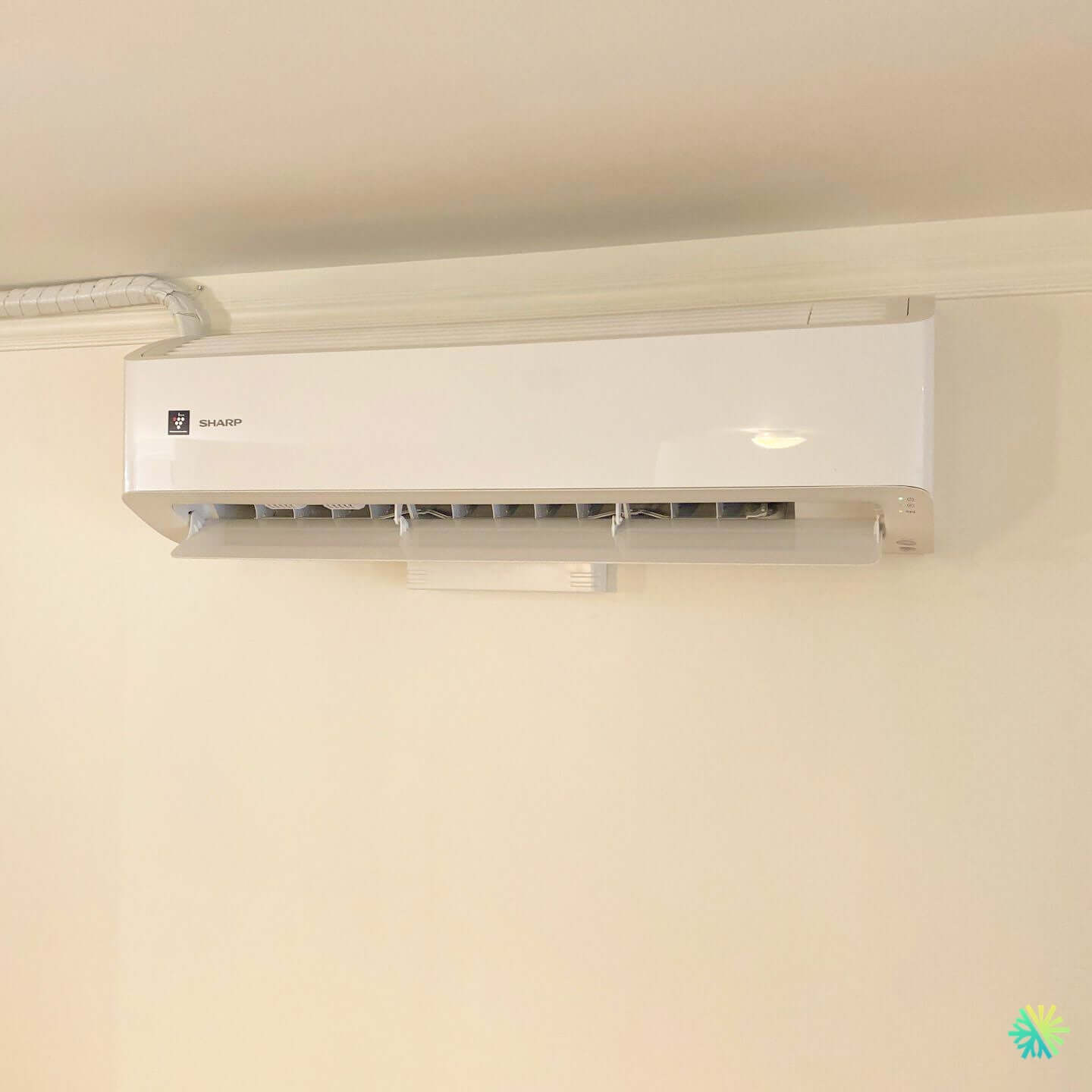 Thermopompe murale SHARP ZU1 12 000 BTU installée à Villeray : une solution élégante et performante signée AirGreen