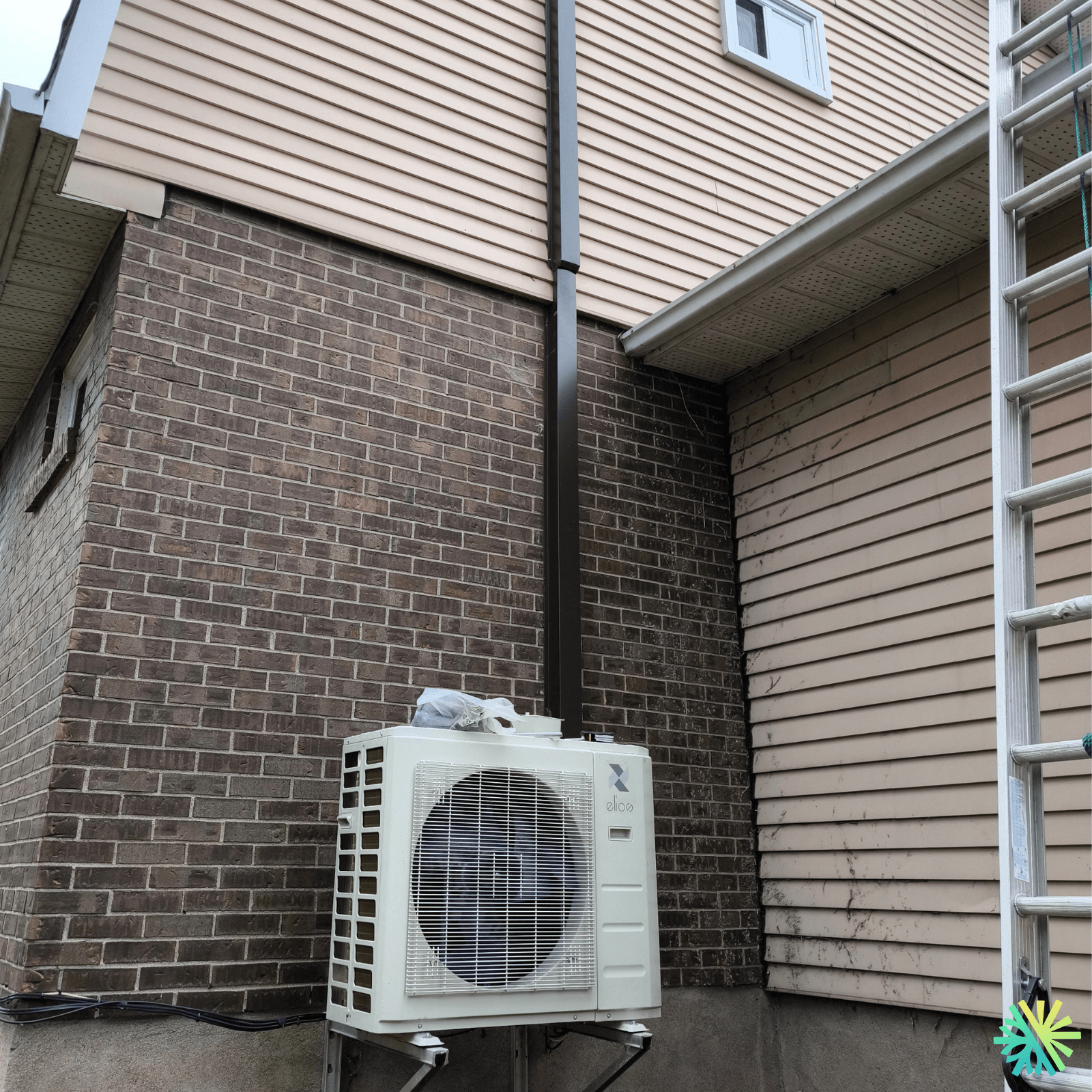 Installation d’une thermopompe murale Elios à Sainte-Rose (Laval)