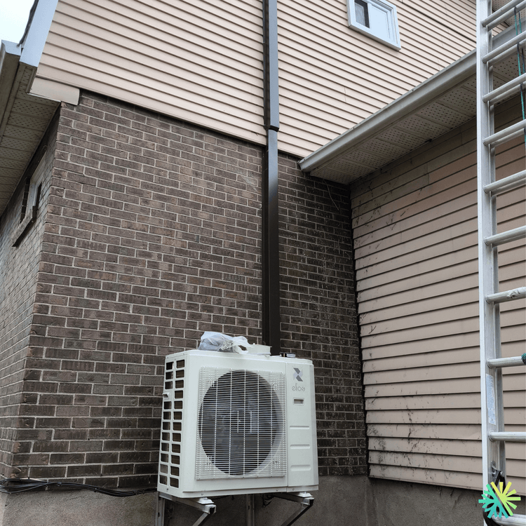 Installation d’une thermopompe murale Elios à Sainte-Rose (Laval)
