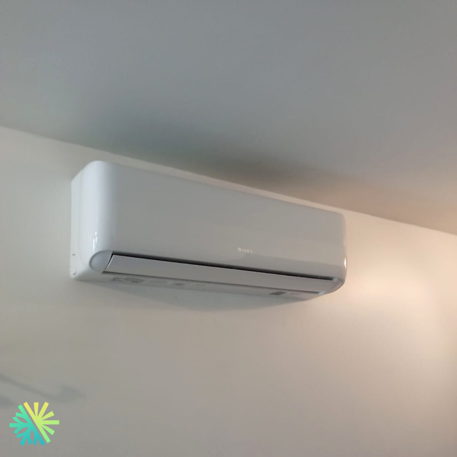 Installation d’une thermopompe murale Mini Split GREE LIVO GEN4 à Pointe-Calumet