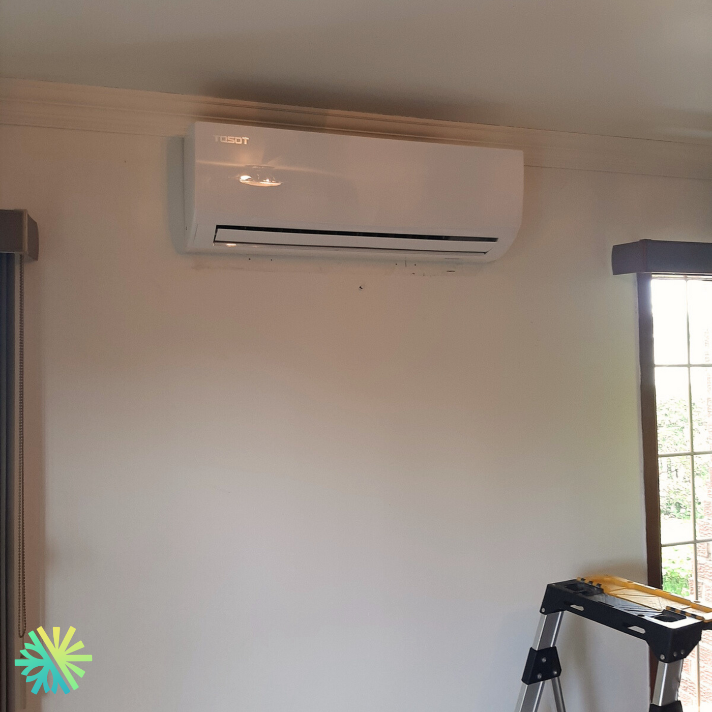 Installation d’un Mini Split Tosot LomoPlus UltraHeat à Charlemagne
