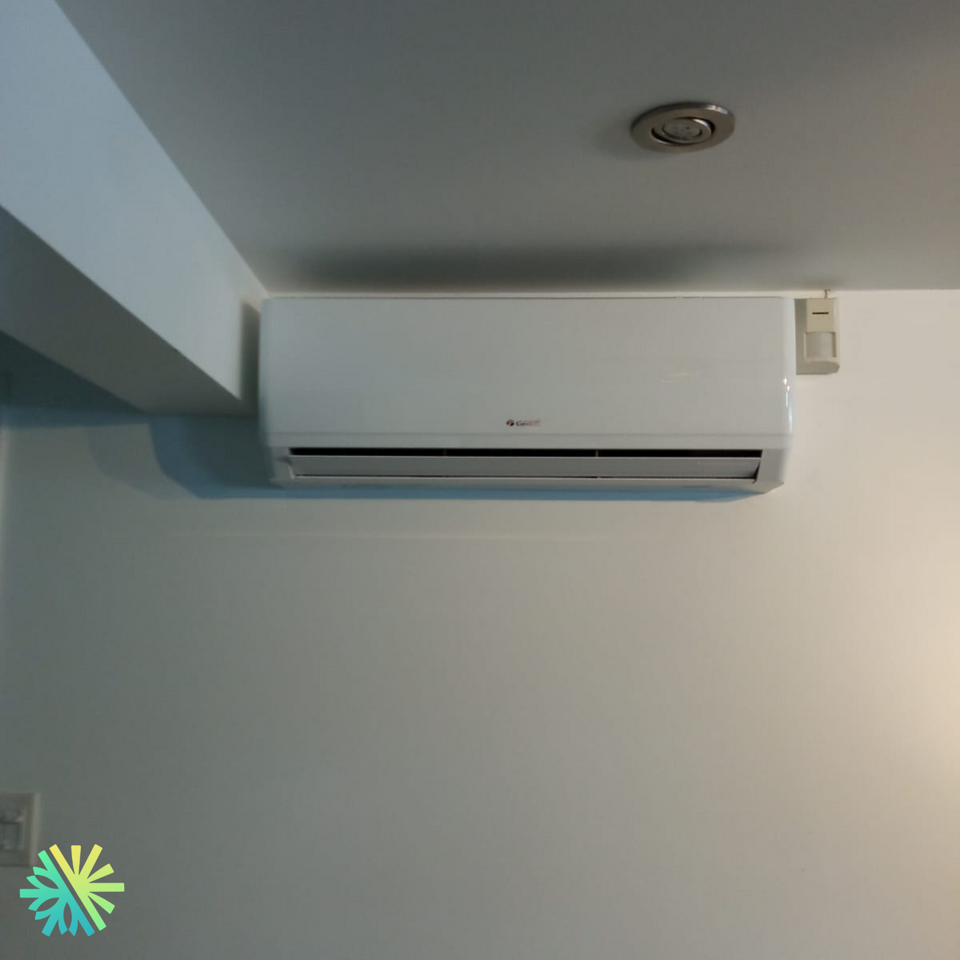 Installation d'une thermopompe sans conduit Gree Crossover à Pierrefonds-Roxboro, Montréal