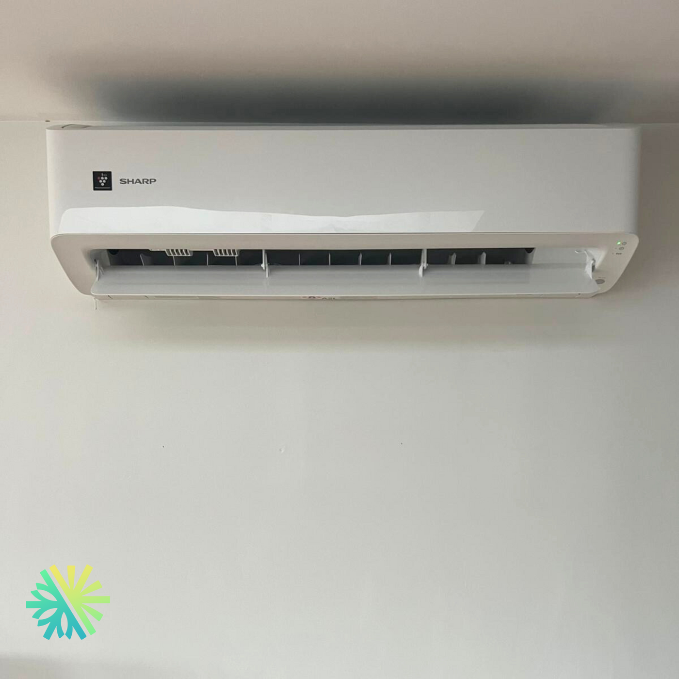 Installation d’une thermopompe murale SHARP ZHU1 12 000 BTU à Saint-Constant
