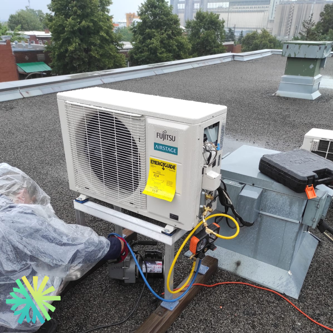 Installation d’une thermopompe murale Fujitsu LZAH1 à Montréal