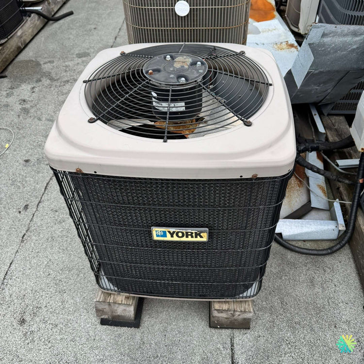 Réparation d’une thermopompe centrale York à Pointe-Claire