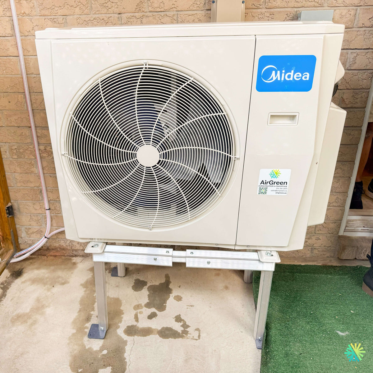 Installation d’une thermopompe triple zone MIDEA 28 à Saint-Jean-sur-Richelieu sur la Rive-Sud