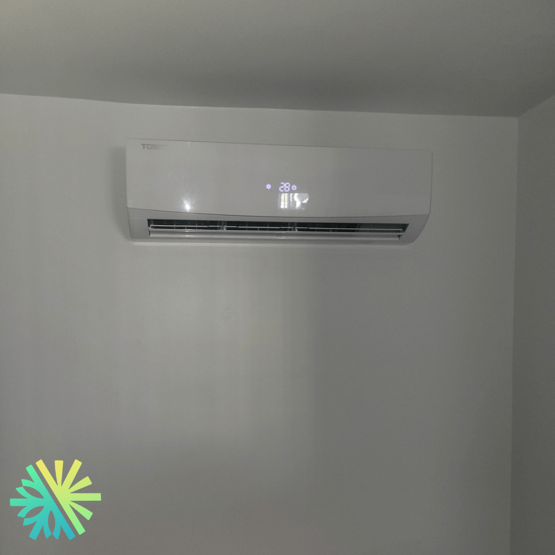 Installation d'une thermopompe murale Tosot Lomo 23 à Bois-des-Filions