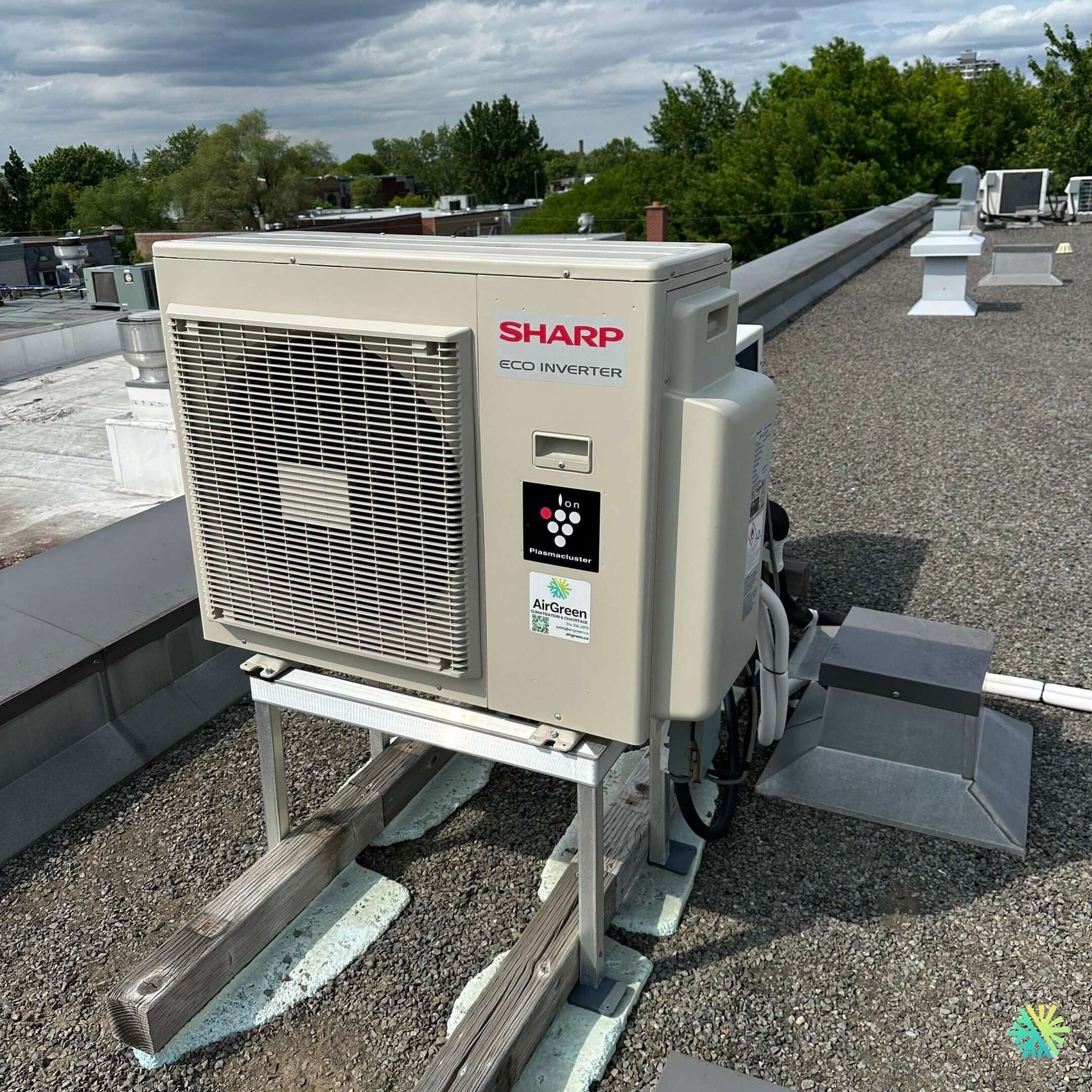 Installation d’une Sharp (gamme ZU1) thermopompe murale à Rosemont–La Petite-Patrie