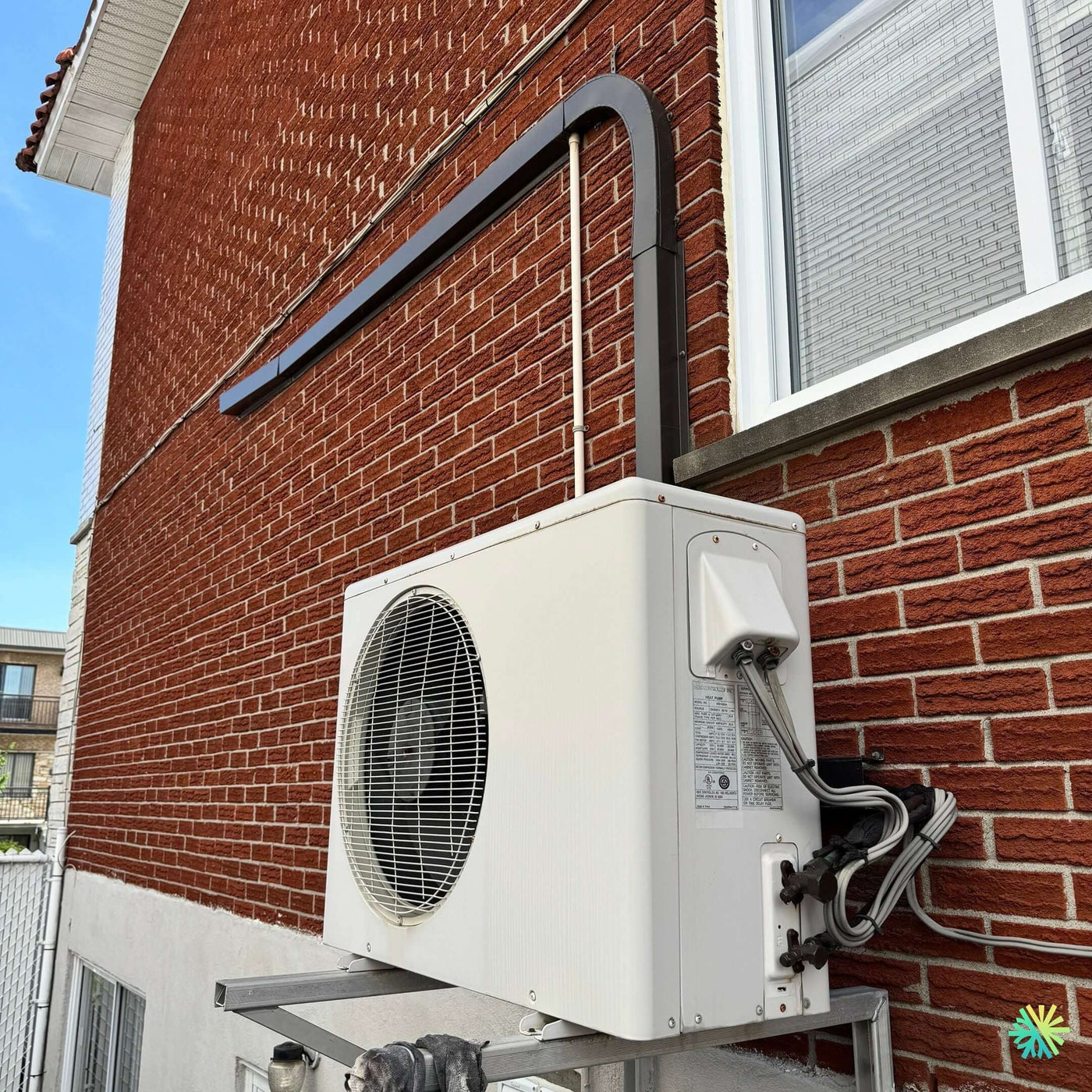 Réparation d’une thermopompe murale Gree à Sainte-Dorothée