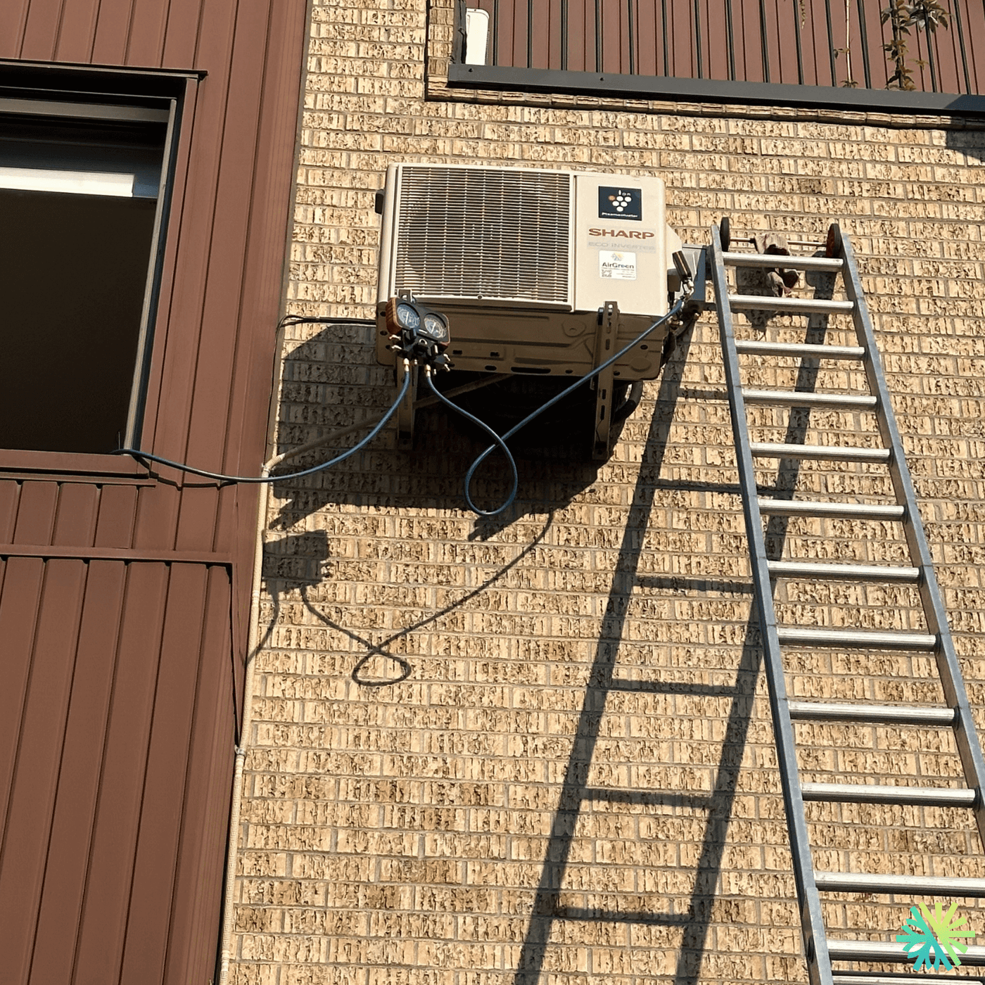 Installation d’une thermopompe murale Sharp à Rosemont–La Petite-Patrie