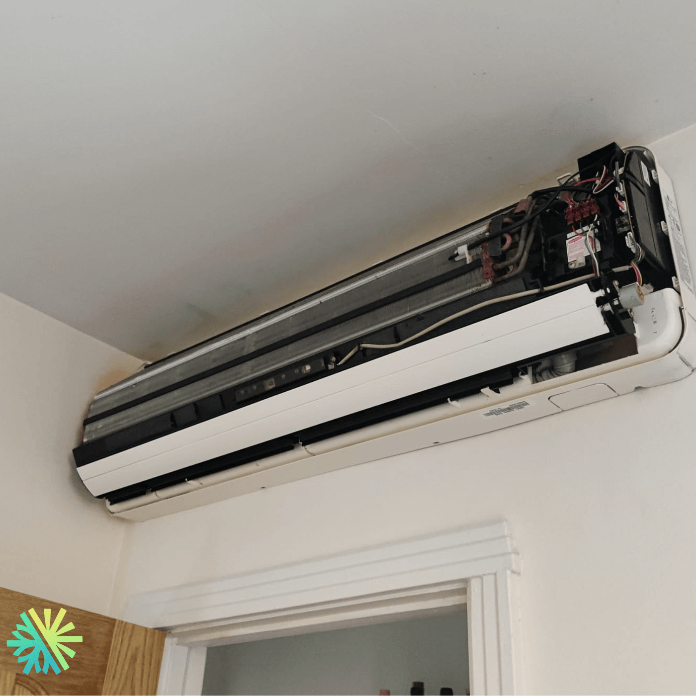 Appel de service professionnel pour une thermopompe murale LG à Rosemont–La Petite-Patrie