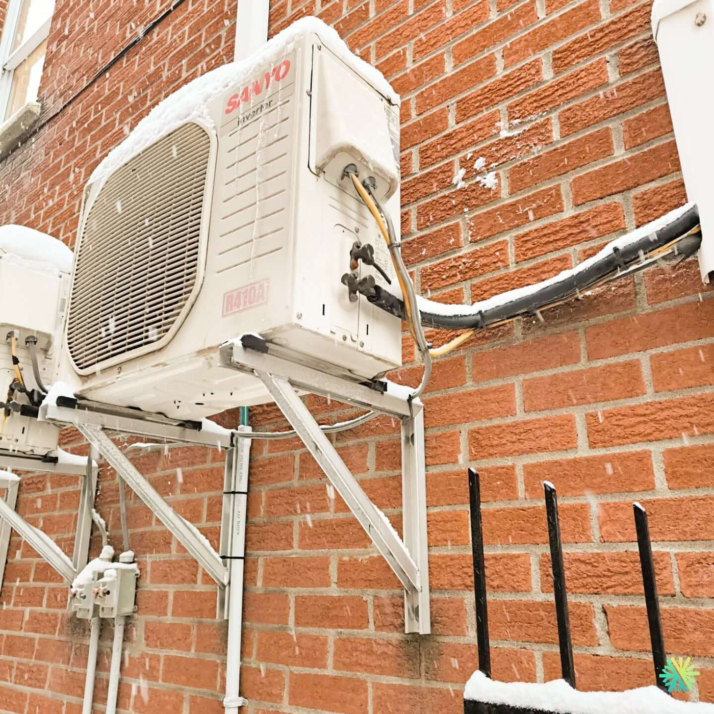 Intervention hivernale sur une thermopompe murale Sanyo à LaSalle : un appel de service crucial pour rétablir le confort
