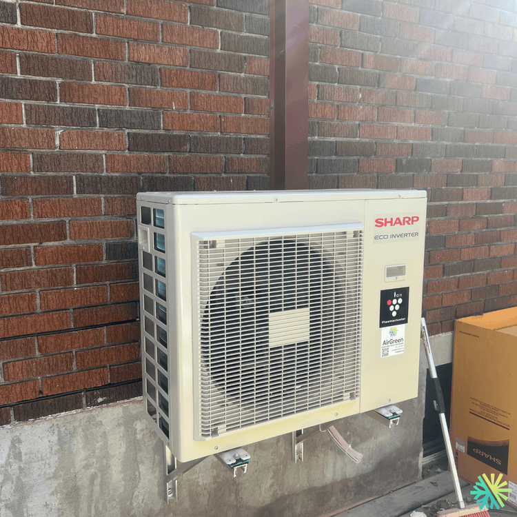 Installation d’une thermopompe murale Sharp à Rosemont–La Petite-Patrie