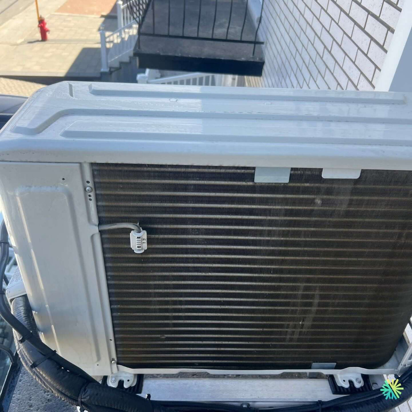 Réparation d’une thermopompe murale Midea à Sainte-Rose